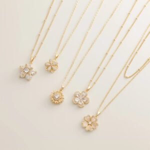 سلسلة علي شكل زهرة للنساء