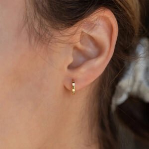 حلق بسيط للنساء