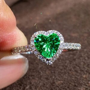 خاتم نسائي لامع