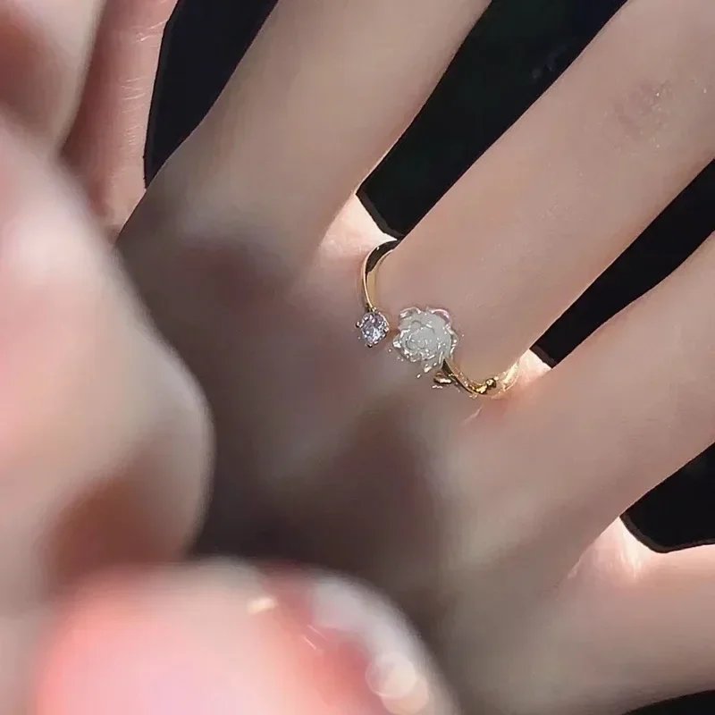 خاتم علي شكل زهرة للنساء - الصورة 7